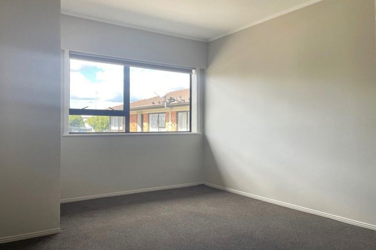 Photo of property in 4/9 Norman Spencer Drive, Papatoetoe, Auckland, 2104