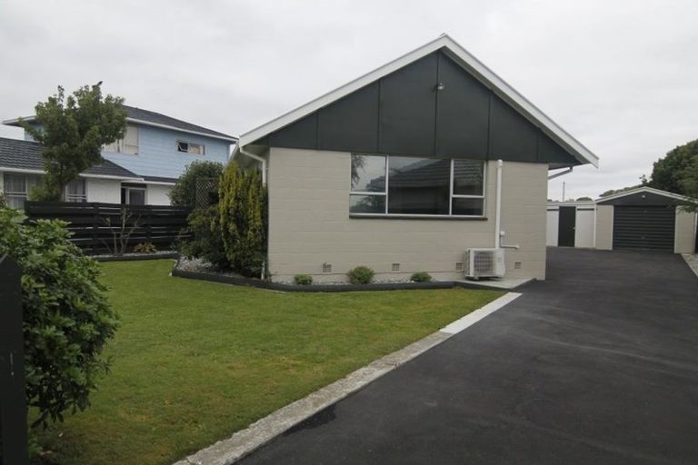 Photo of property in 27 Lamorna Road, Parklands, Christchurch, 8083