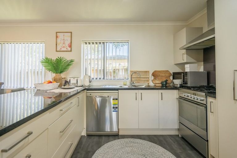 Photo of property in 12a Gifford Road, Papatoetoe, Auckland, 2025