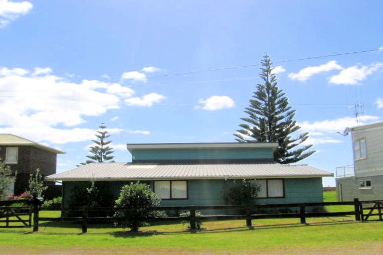 Photo of property in 71 Shaw Road, Waihi Beach, 3611