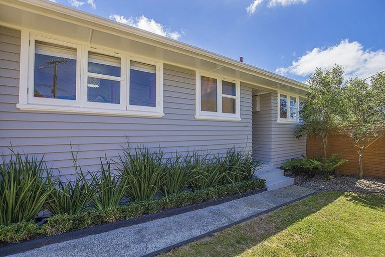 Photo of property in 50a Ahuriri Street, Strathmore Park, Wellington, 6022