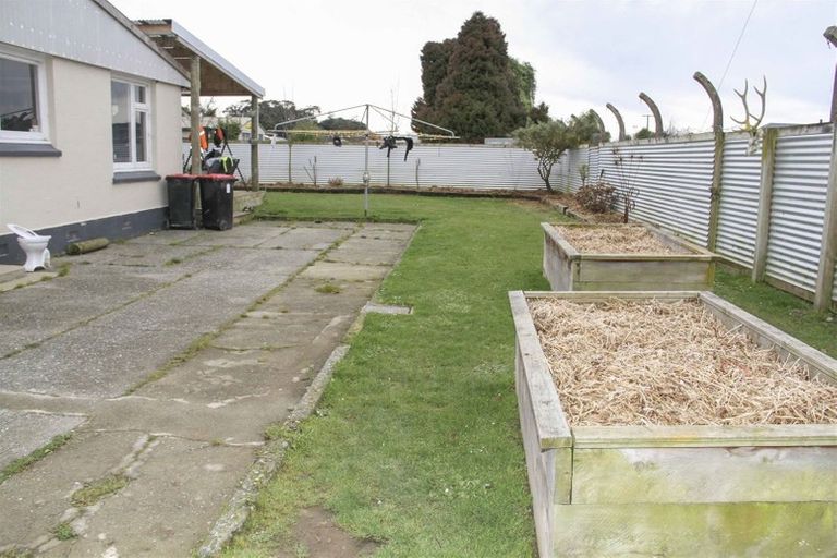 Photo of property in 14 Ferry Road, Tuatapere, 9620