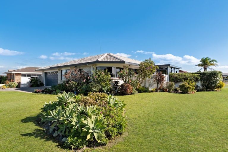 Photo of property in 2 Lotus Avenue, Mount Maunganui, 3116