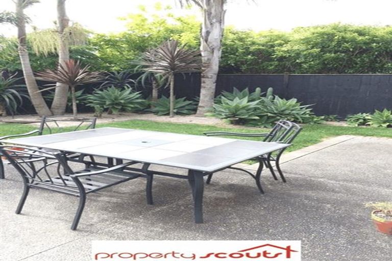 Photo of property in 49 Carousel Crescent, East Tamaki Heights, Auckland, 2016