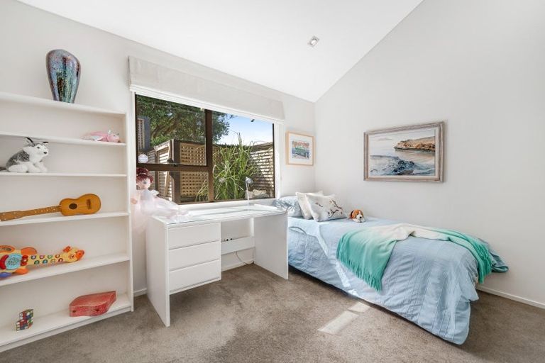 Photo of property in 24 Clovelly Road, Bucklands Beach, Auckland, 2012