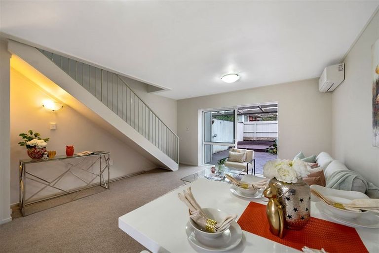 Photo of property in 5/42 Sheridan Drive, New Lynn, Auckland, 0600