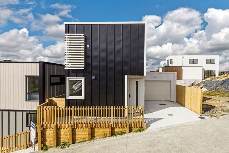 Photo of property in 6 Waihou Crescent, Albany Heights, Auckland, 0632