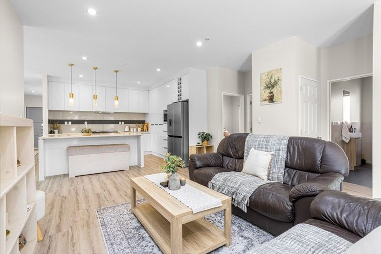 Photo of property in 32 Rishworth Avenue, Stanmore Bay, Whangaparaoa, 0932