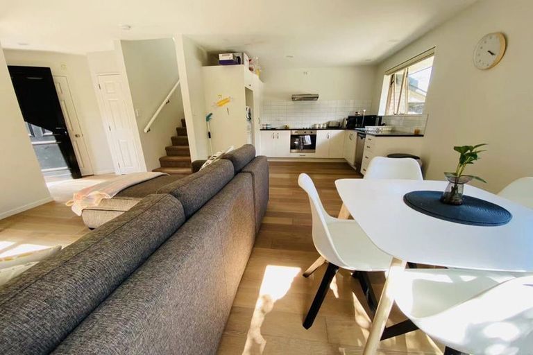 Photo of property in 8 Living Stream Road, Albany Heights, Auckland, 0632