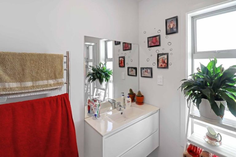 Photo of property in 15 Mcgrath Way, Taita, Lower Hutt, 5011