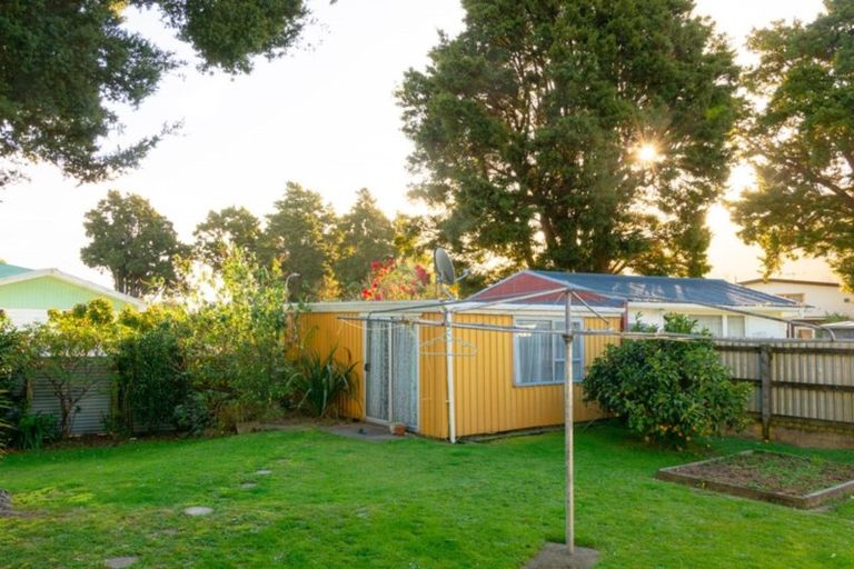 Photo of property in 8 Kentucky Street, Totara Park, Upper Hutt, 5018