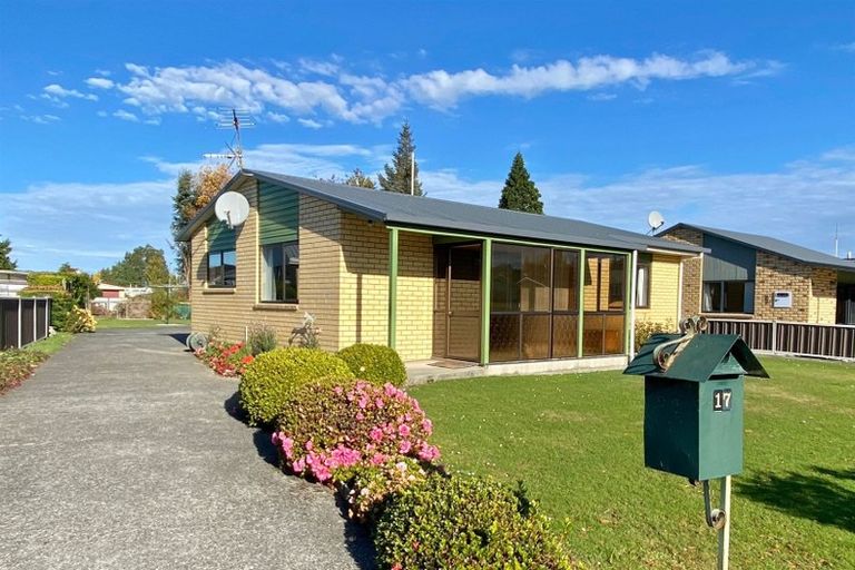 Photo of property in 17 Crossleigh Crescent, Balclutha, 9230