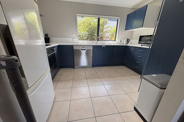 Photo of property in 20 Wallace Road, Ranui, Auckland, 0612