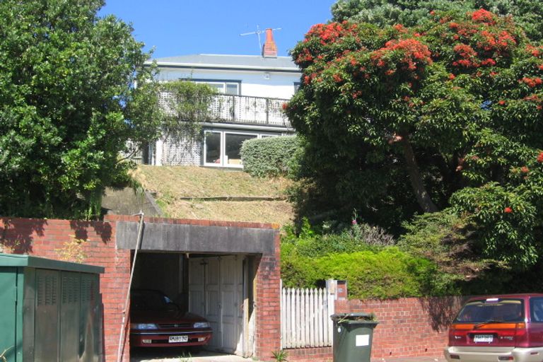 Photo of property in 25 Maarama Crescent, Aro Valley, Wellington, 6021