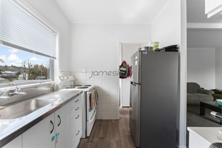 Photo of property in 44 Chippendale Crescent, Birkdale, Auckland, 0626