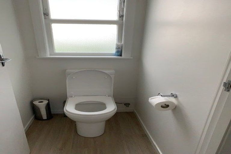 Photo of property in 11 Bluegum Road, Paraparaumu Beach, Paraparaumu, 5032