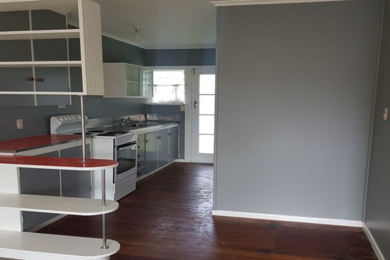Photo of property in 6 View Road, Papakura, 2110