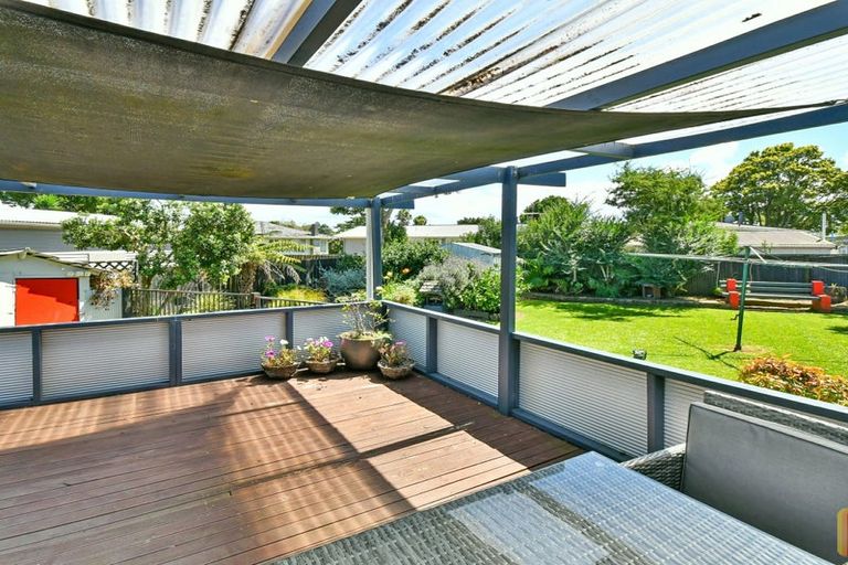 Photo of property in 8 Ainsdale Place, Manurewa, Auckland, 2102
