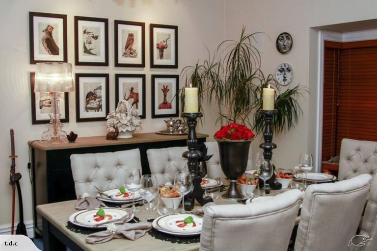 Photo of property in 30 Chamari Close, Titirangi, Auckland, 0604