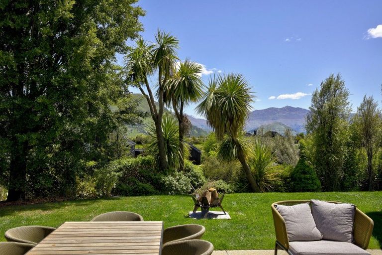 Photo of property in 8 Bretby Court, Jacks Point, Queenstown, 9371