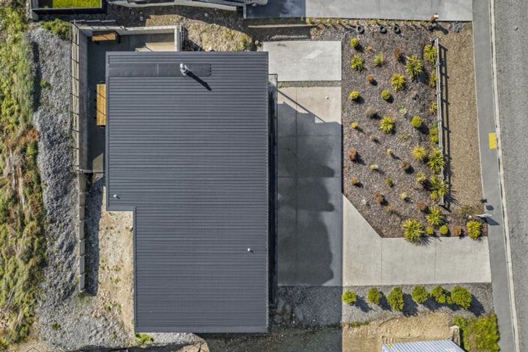 Photo of property in 57 Stratford Drive, Mount Pisa, Cromwell, 9383