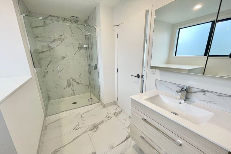 Photo of property in 7/22 Yeovil Road, Te Atatu Peninsula, Auckland, 0610