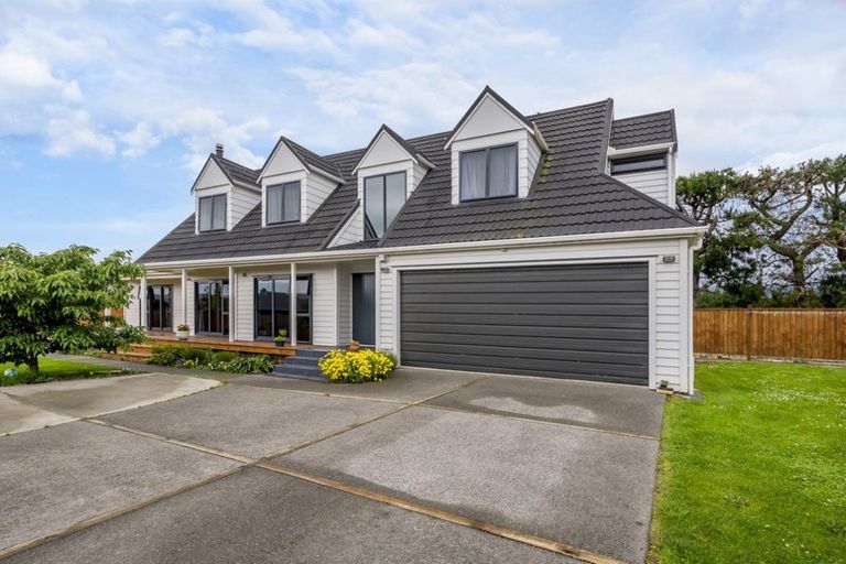 Photo of property in 14 Okarito Avenue, Levin, 5510