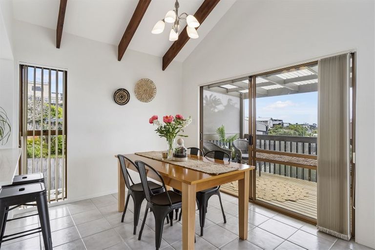 Photo of property in 2/165 Birkenhead Avenue, Birkenhead, Auckland, 0626