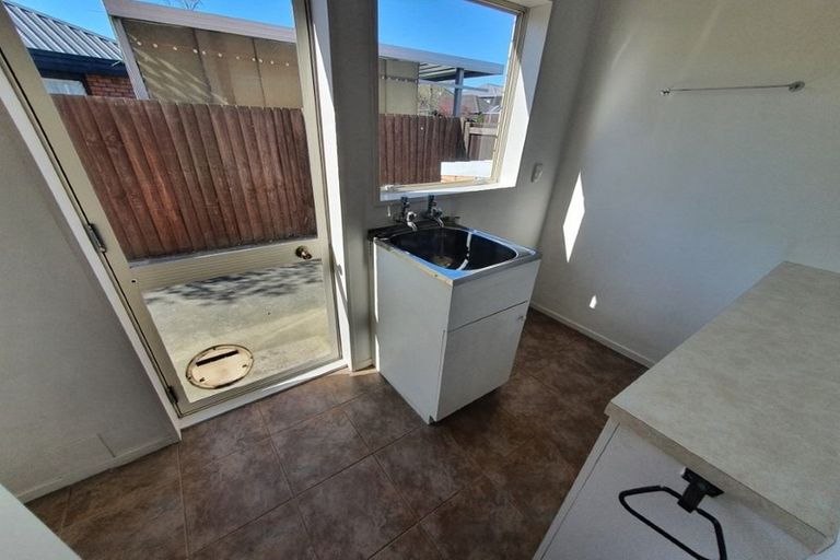 Photo of property in 28 Derenzy Place, Avonhead, Christchurch, 8042