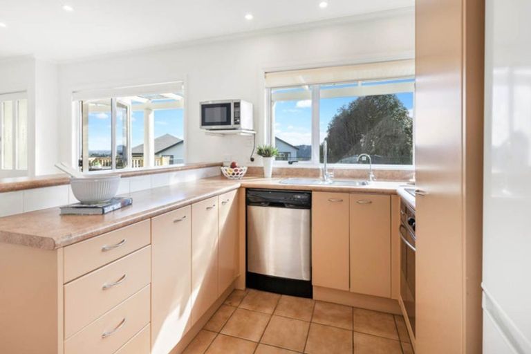 Photo of property in 10a Mackay Drive, Greenhithe, Auckland, 0632