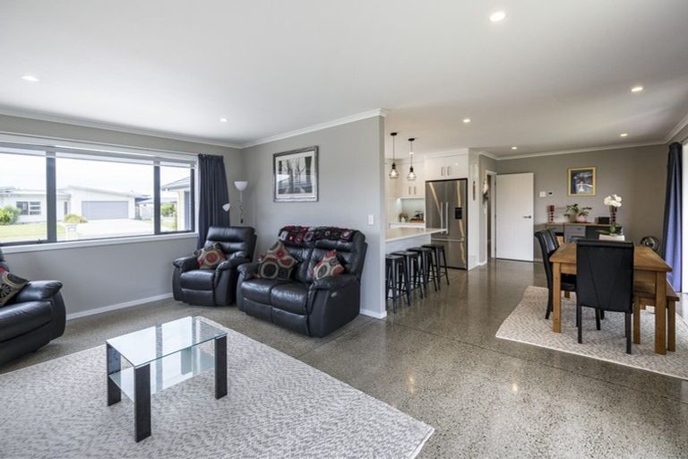 Property details for 21 Forbes Road, Foxton Beach, Foxton, 4815