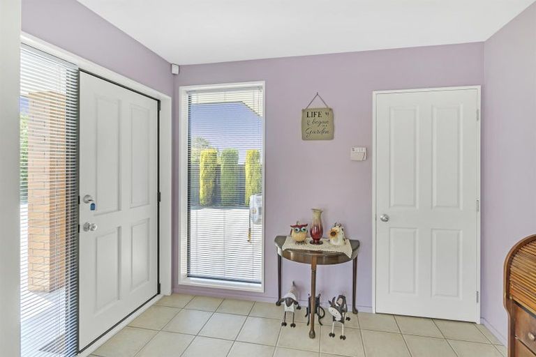 Photo of property in 12 Highwood Lane, Burnside, Christchurch, 8053