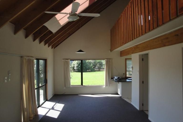 Photo of property in 2 Moss Lane, Raumati Beach, Paraparaumu, 5032