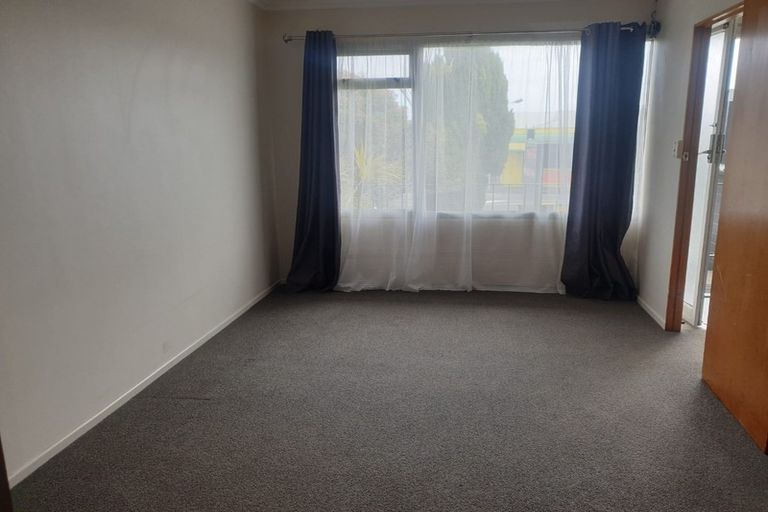 Photo of property in 528-530 Devon Street East, Fitzroy, New Plymouth, 4312