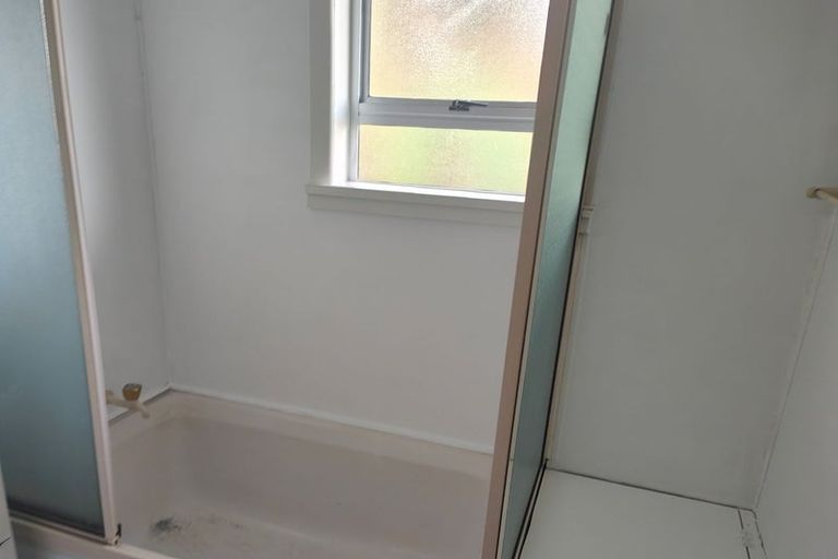 Photo of property in 38 Durham Street, Te Atatu Peninsula, Auckland, 0610