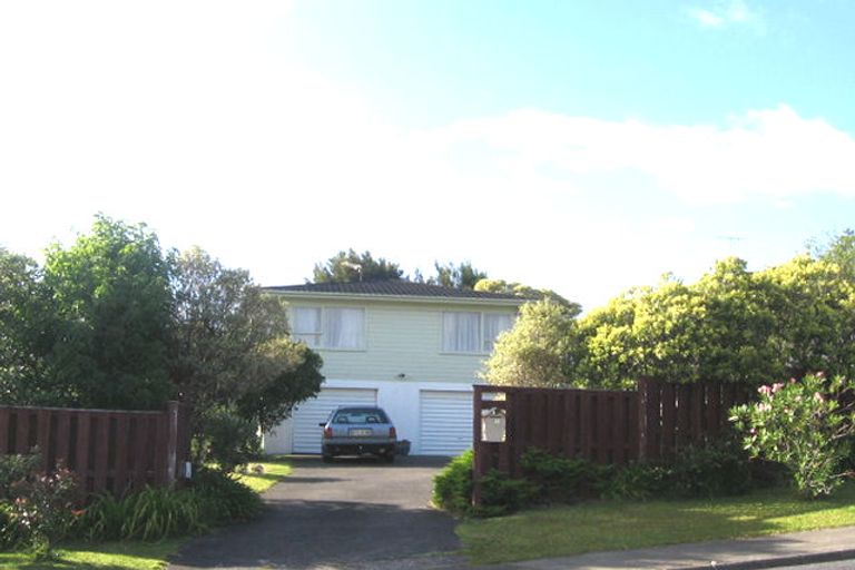 Photo of property in 11 Hume Drive, Hillcrest, Auckland, 0627
