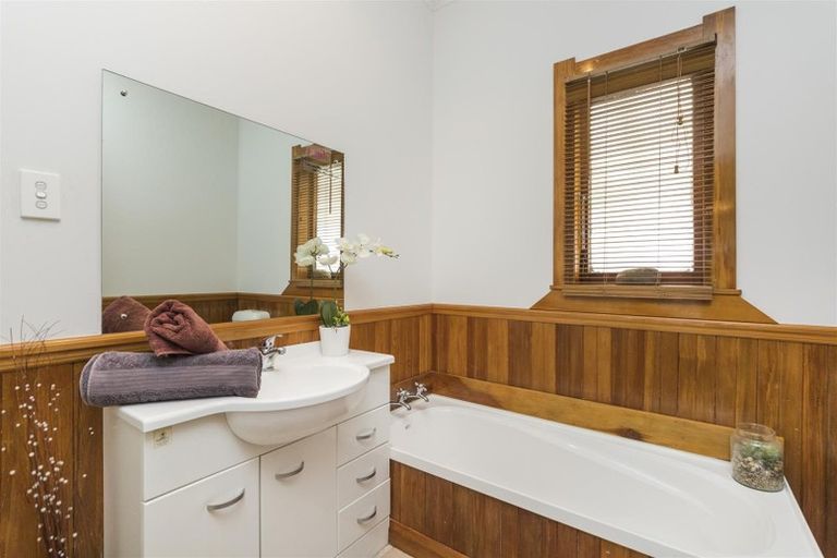 Photo of property in 28 Hair Street, Marton, 4710