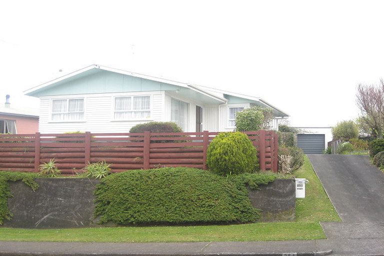 Photo of property in 254 Huatoki Street, Upper Vogeltown, New Plymouth, 4310
