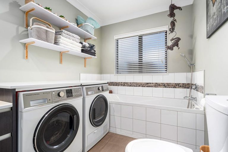 Photo of property in 27 Mauldeth Terrace, Churton Park, Wellington, 6037