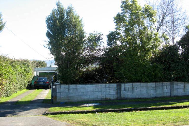 Photo of property in 6 Taylor Street, Carterton, 5713