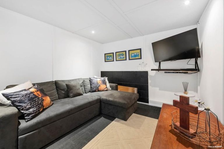 Photo of property in 51 Helvetia Drive, Browns Bay, Auckland, 0630