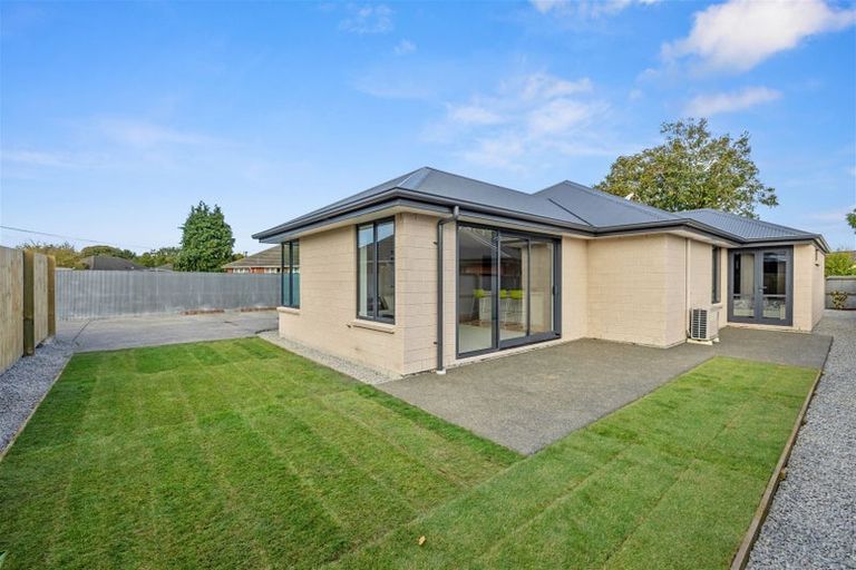 Photo of property in 15a Hooker Avenue, Bryndwr, Christchurch, 8053