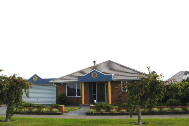 Photo of property in 2/36 Showgate Avenue, Sockburn, Christchurch, 8042
