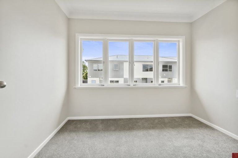 Photo of property in 68 Clevedon Road, Papakura, 2110