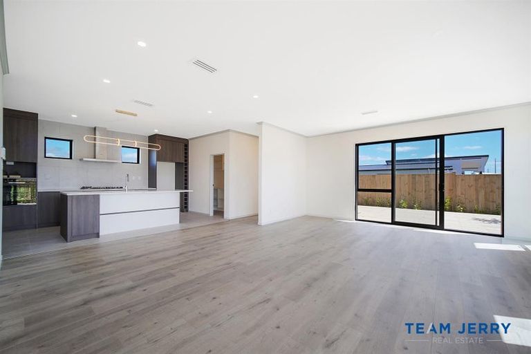 Photo of property in 7 Kauitara Lane, Karaka, 2113