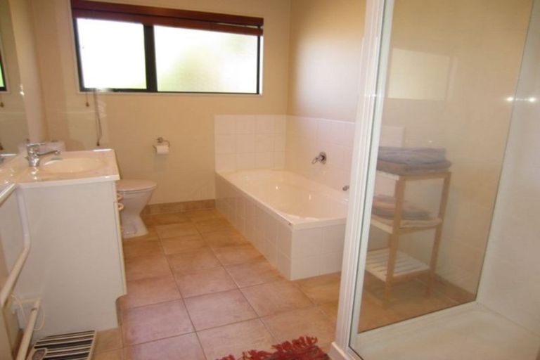 Photo of property in 1/53 Deep Creek Road, Waiake, Auckland, 0630