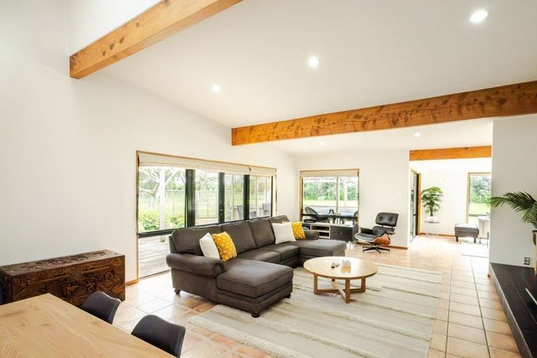 Photo of property in 915 Rangiotu Road, Rangiotu, Palmerston North, 4477