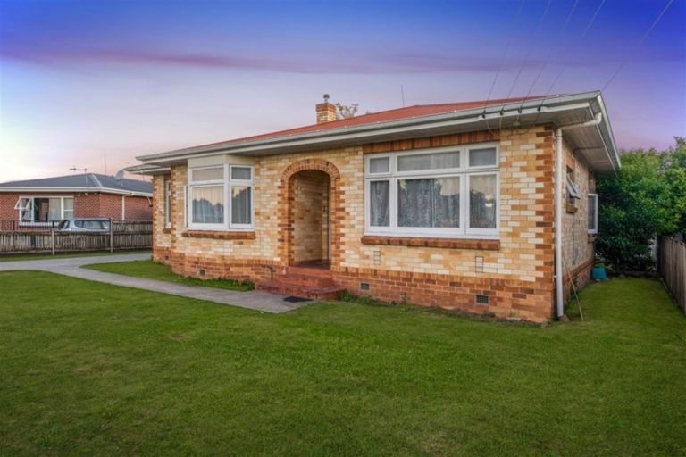 Photo of property in 76 Claude Street, Fairfield, Hamilton, 3214