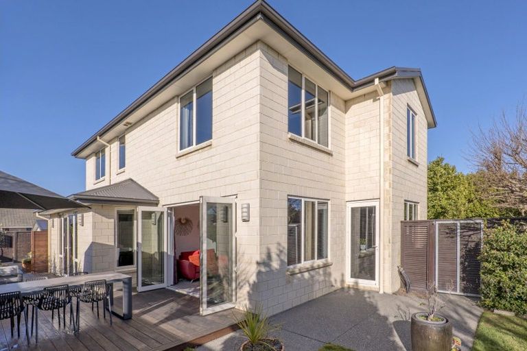 Photo of property in 17 Westpark Drive, Burnside, Christchurch, 8053