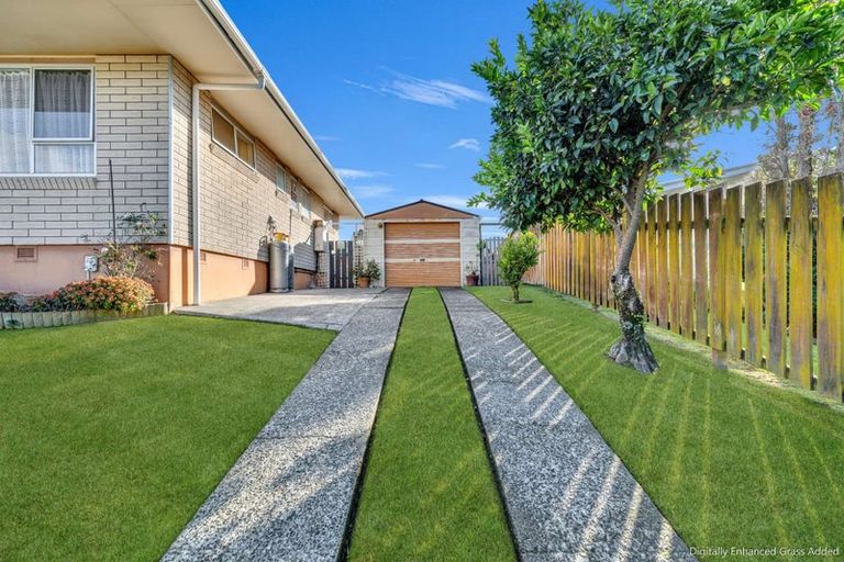 Photo of property in 1 Milsom Place, Te Puke, 3119